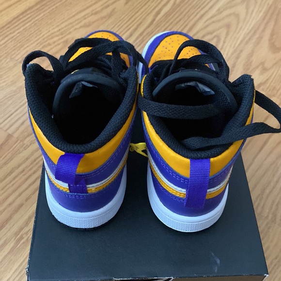 Jordan 1 kids shoes - Picture 5 of 8